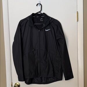 Nike Women’s Black Hooded Windbreaker
